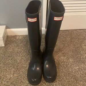 Navy hunter rain boots